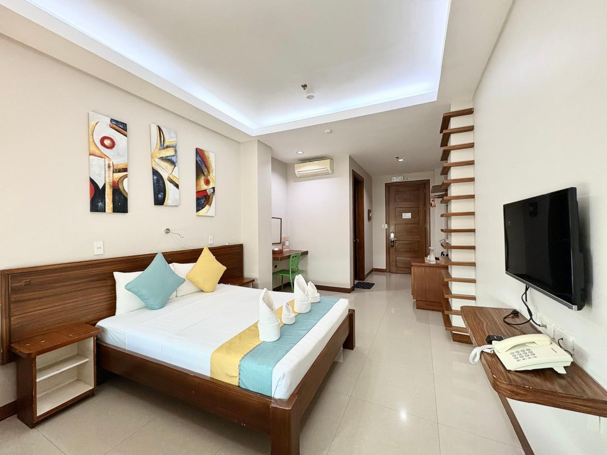 Sunburn Suites And Rooftop Bar Корон Экстерьер фото